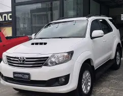 TOYOTA HILUX SW4 3.0 SRV 4X4 7 LUGARES 16V TURBO INTERCOOLER DIESEL 4P AUTOMÁTICO TOYOTA HILUX SW4 3.0 SRV 4X4 7 LUGARES 16V TURBO INTERCOOLER DIESEL 4P AUTOMÁTICO