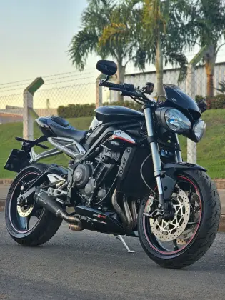 TRIUMPH STREET TRIPLE 765 RS TRIUMPH STREET TRIPLE 765 RS