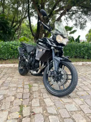 TRIUMPH TIGER 800 XR TRIUMPH TIGER 800 XR