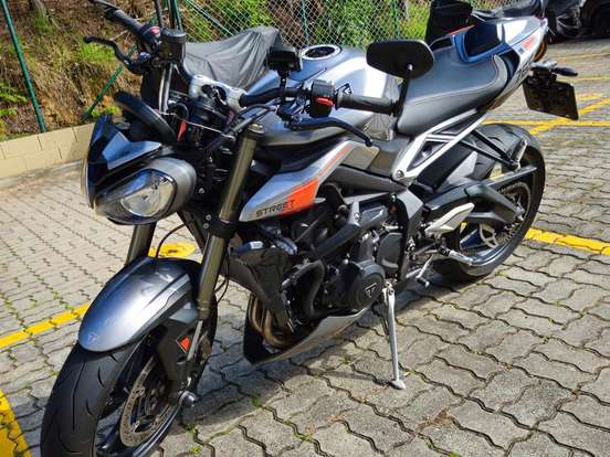 TRIUMPH-STREET TRIPLE 765 RS TRIUMPH-STREET TRIPLE 765 RS-2023