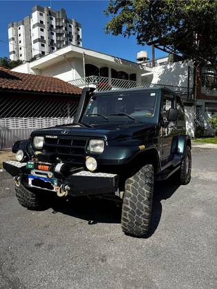 TROLLER T4 2.8 TETO RÍGIDO 12V TURBO INTERCOOLER DIESEL 2P MANUAL