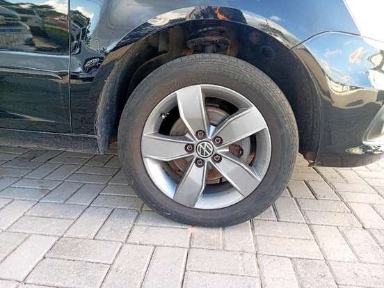 VOLKSWAGEN-FOX-2021