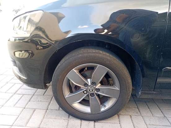 VOLKSWAGEN-FOX-2021
