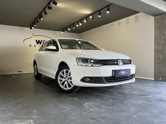 VOLKSWAGEN JETTA 2.0 COMFORTLINE FLEX 4P TIPTRONIC