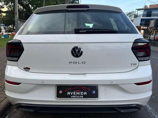 VOLKSWAGEN-POLO-2023