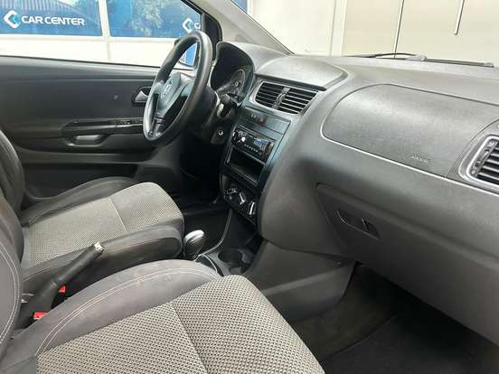 VOLKSWAGEN-SPACEFOX-2012