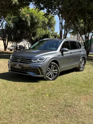 VOLKSWAGEN TIGUAN 2.0 300 TSI GASOLINA ALLSPACE R-LINE AUTOMÁTICO VOLKSWAGEN TIGUAN 2.0 300 TSI GASOLINA ALLSPACE R-LINE AUTOMÁTICO