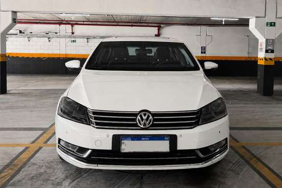 VOLKSWAGEN-PASSAT-2014