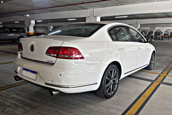 VOLKSWAGEN-PASSAT-2014