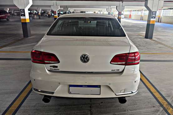 VOLKSWAGEN-PASSAT-2014