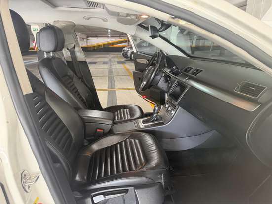 VOLKSWAGEN-PASSAT-2014