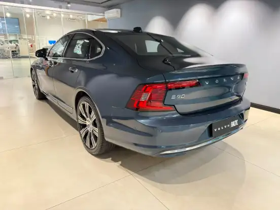 VOLVO-S90-2021