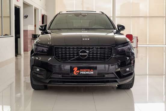 VOLVO-XC40-2018