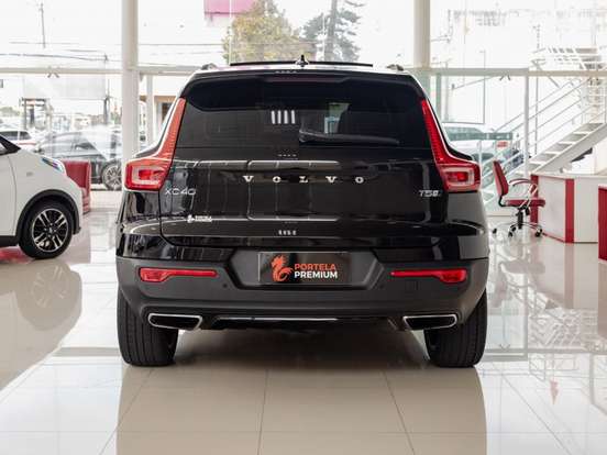 VOLVO-XC40-2.0 T5 GASOLINA R-DESIGN AWD GEARTRONIC VOLVO-XC40-2018