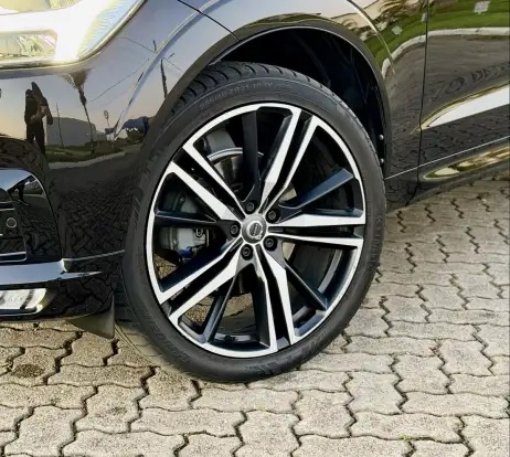 VOLVO-XC60-2.0 T5 GASOLINA R-DESIGN AWD GEARTRONIC VOLVO-XC60-2017