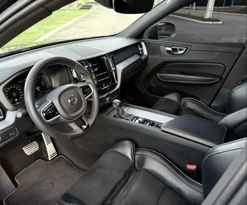 VOLVO-XC60-2.0 T5 GASOLINA R-DESIGN AWD GEARTRONIC VOLVO-XC60-2017