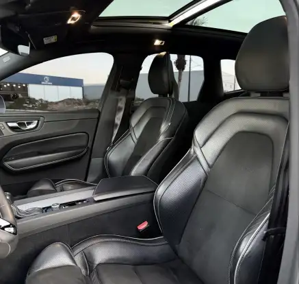 VOLVO-XC60-2017