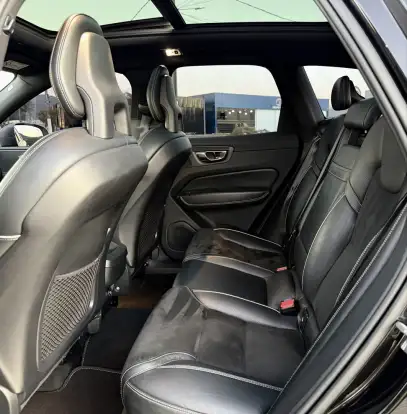 VOLVO-XC60-2017