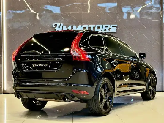 VOLVO-XC60-2015