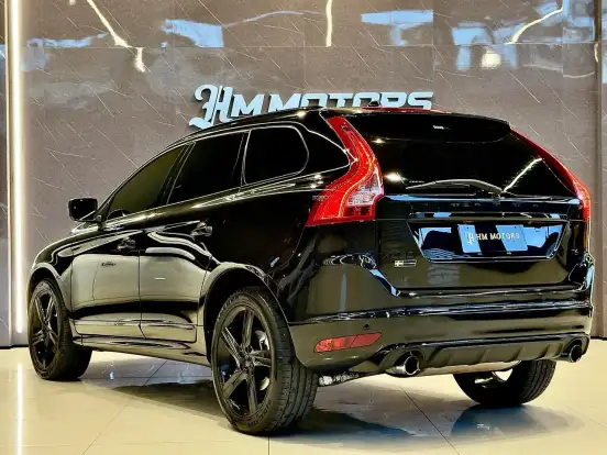 VOLVO-XC60-2015