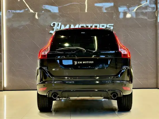 VOLVO-XC60-2015