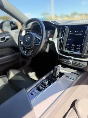 VOLVO-XC60-2021