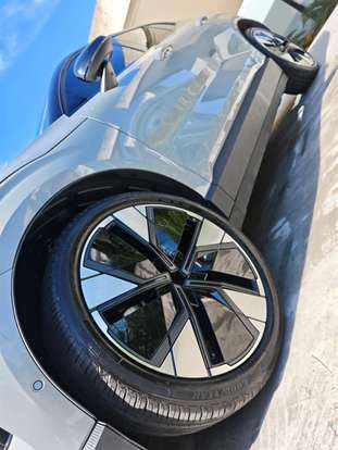 VOLVO-EX30-2024
