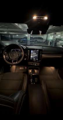VOLVO-XC40-2019