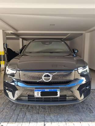 VOLVO-XC40-2022