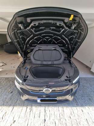 VOLVO-XC40-2022