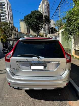 VOLVO-XC60-2014