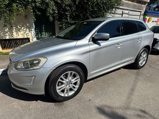 VOLVO-XC60-2014