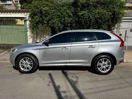 VOLVO-XC60-2014