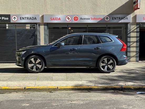 VOLVO-XC60-2023