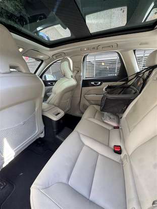 VOLVO-XC60-2023