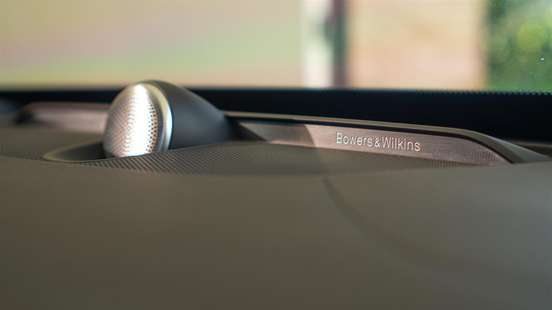 VOLVO-XC90-2023