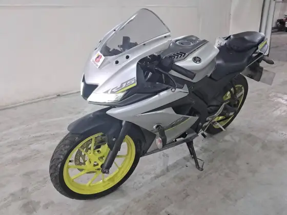 YAMAHA YZF R15 YAMAHA YZF R15