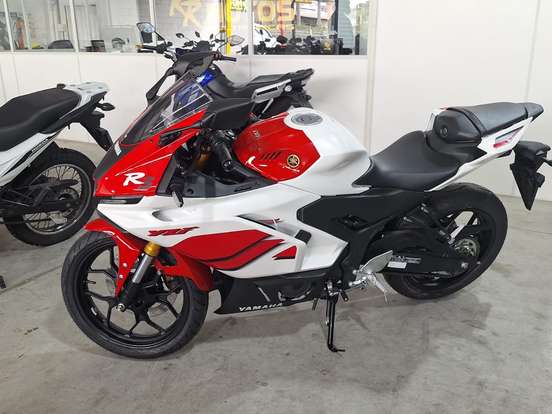 YAMAHA-YZF R3 ABS CONNECTED 70th ANNIVERSARY YAMAHA-YZF R3 ABS CONNECTED 70th ANNIVERSARY-2026