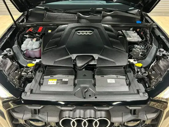 AUDI-Q7-2025