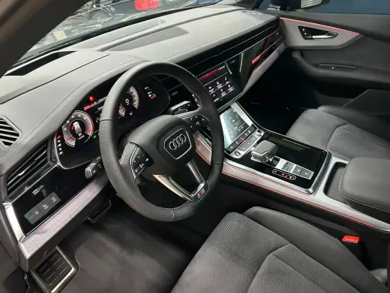 AUDI-Q7-2025