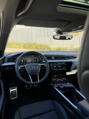 AUDI-Q8 E-TRON-2023