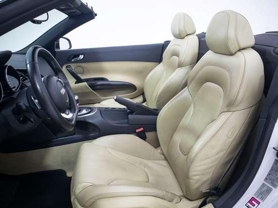 AUDI-R8-2012