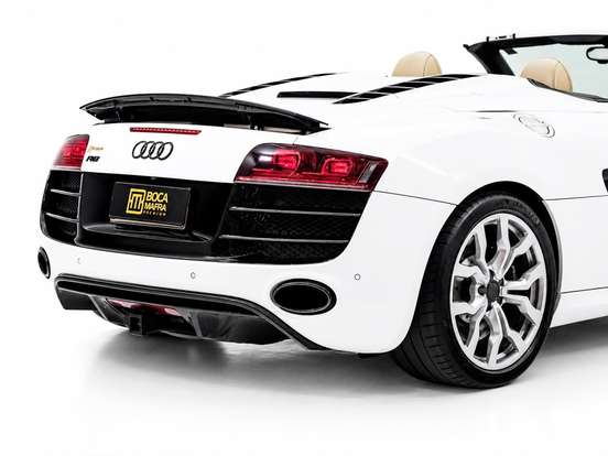 AUDI-R8-2012