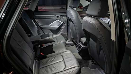 AUDI-Q3-2020