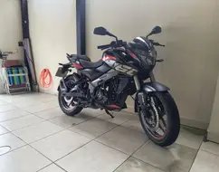 BAJAJ DOMINAR 160 BAJAJ DOMINAR 160