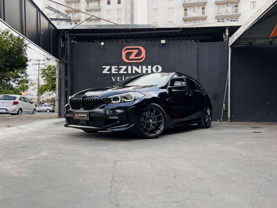 BMW-118i-2022