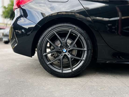 BMW-118i-2022