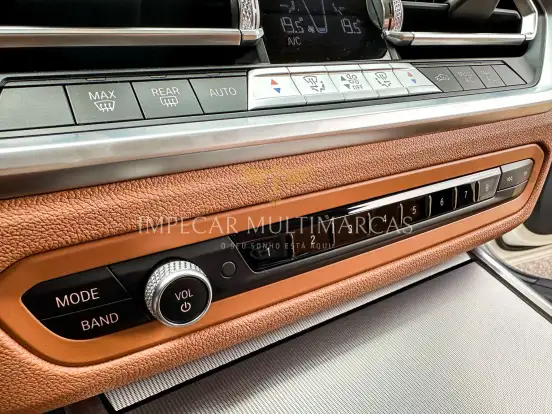 BMW-320i-2021