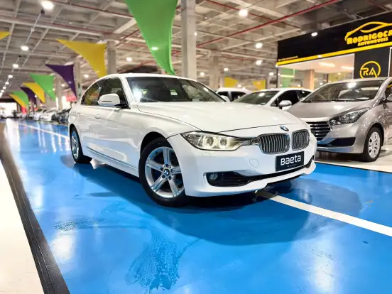 BMW-320i-2012