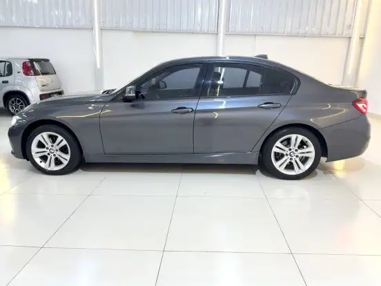 BMW-320i-2018